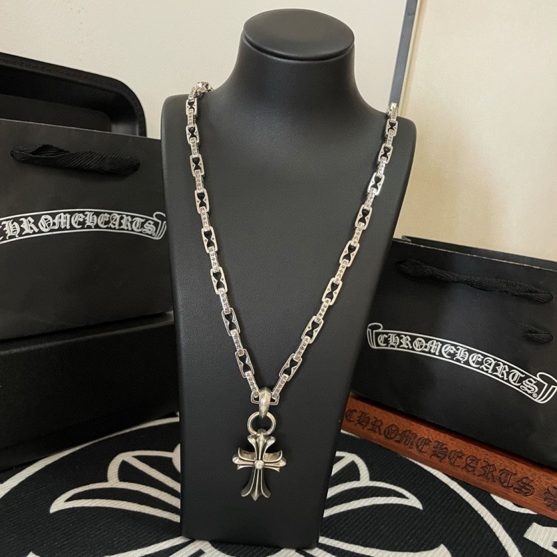 Ch*0me He**ts necklaces